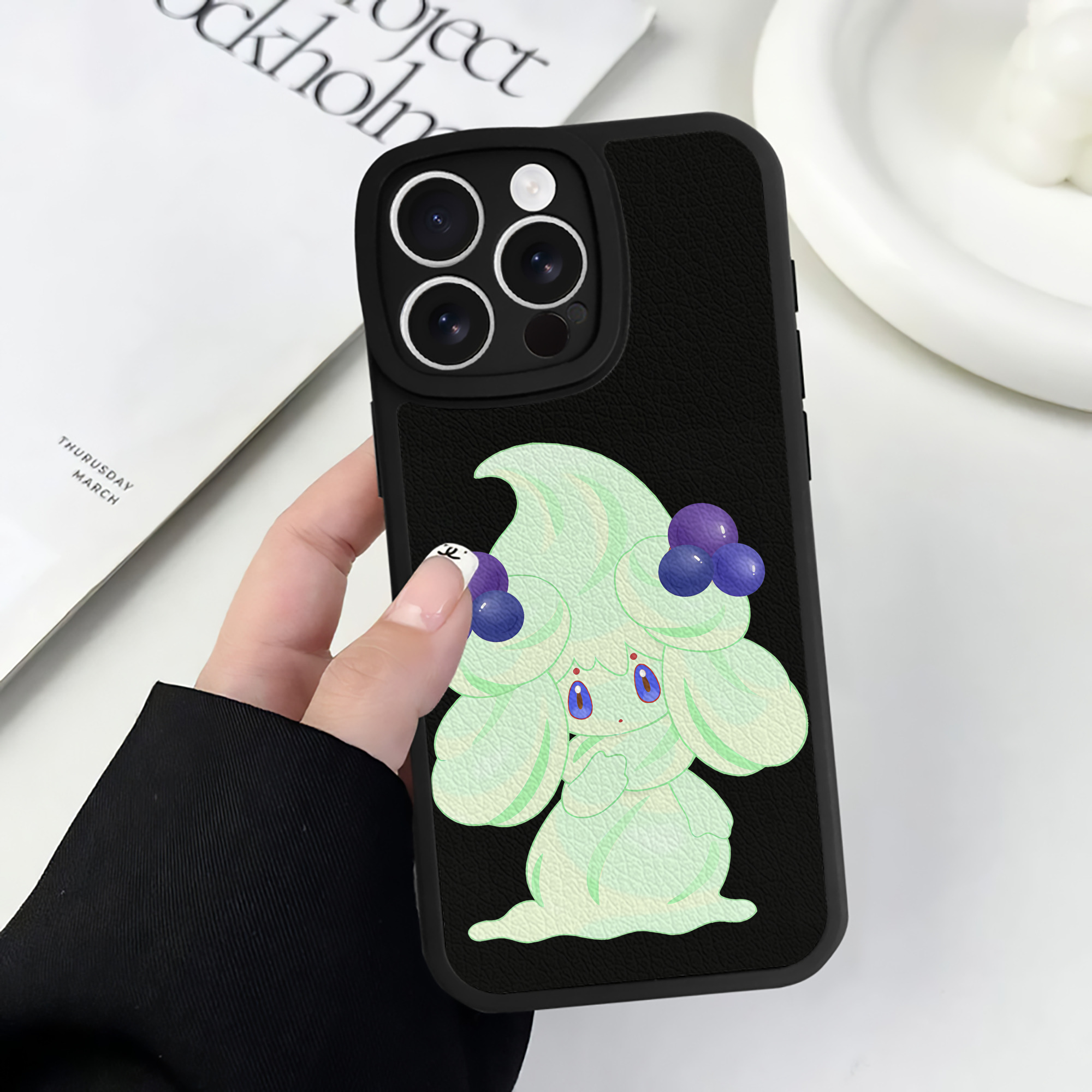 （画像用） ポケットモンスター Pokémon 【iPhone 16シリーズ対応】シリコンスマホケース（レザー調） 材質：シリコン